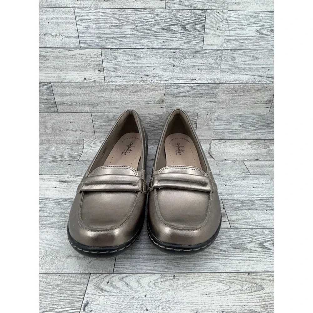 Clarks Collection Ultimate Comfort Women Sz 8M Penny Loafers Metallic Pewter